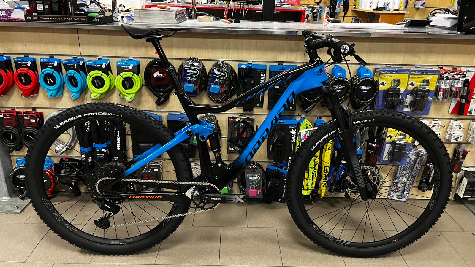 WhatsApp Image 2026-02-14 at 17.33.53 Torpado Matador N full in carbonio 29”